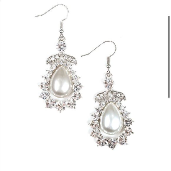 White Rhinestones Pearl Earrings - Picture 3 of 4